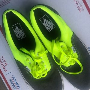 Vans Unisex Off Black and green Casual Shoes Sneakers SizeMen 10.5 Women12 size
